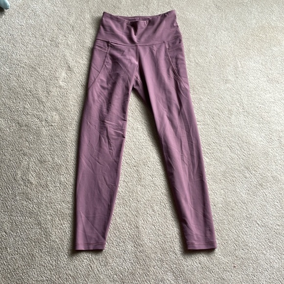 Old navy active leggings - Picture 2 of 3